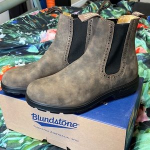 Blundstone 1351 Chelsea Boots NWT Rustic Brown US W 10